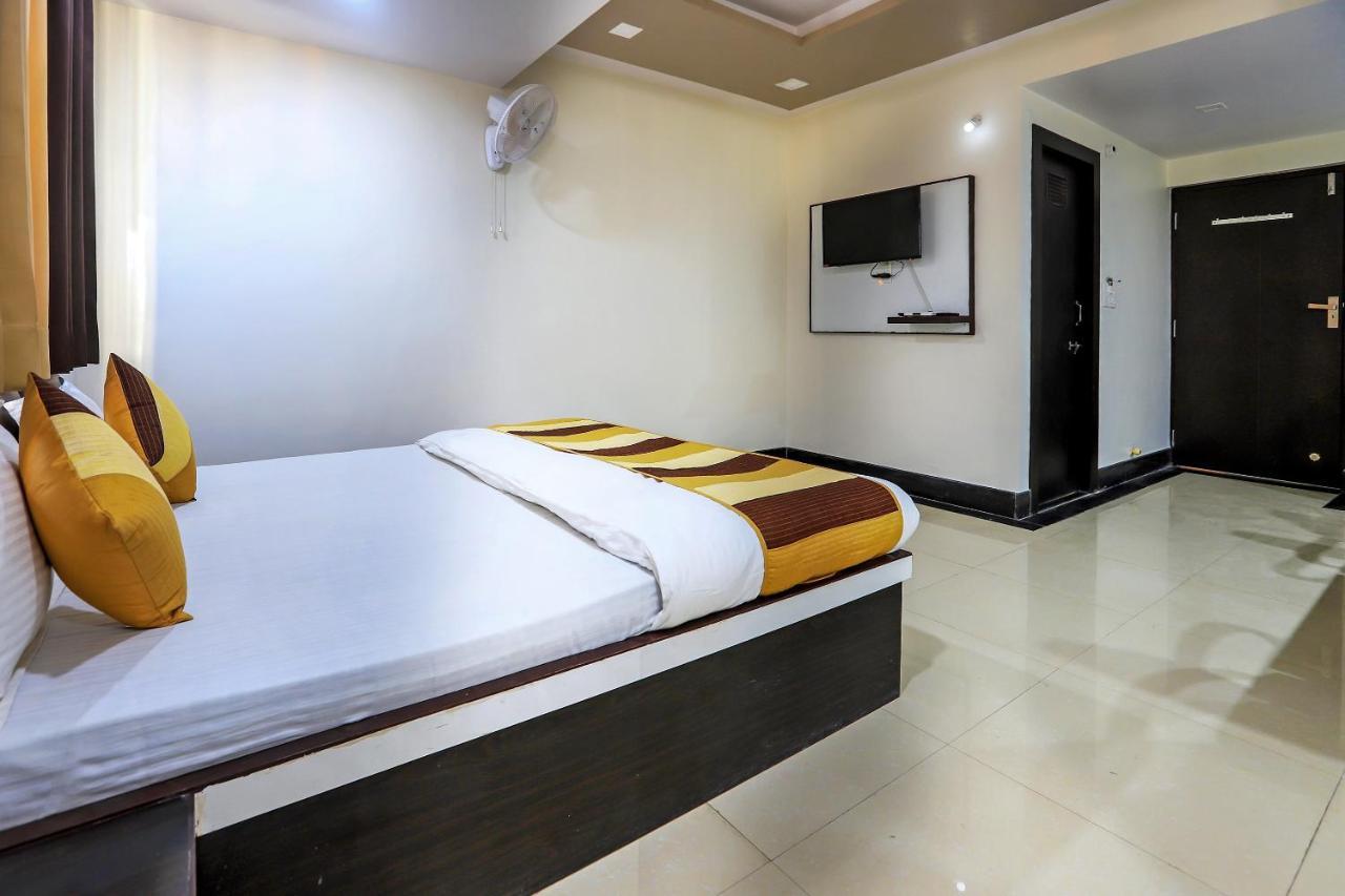 Oyo 11840 Hotel Venus Ajmer Buitenkant foto