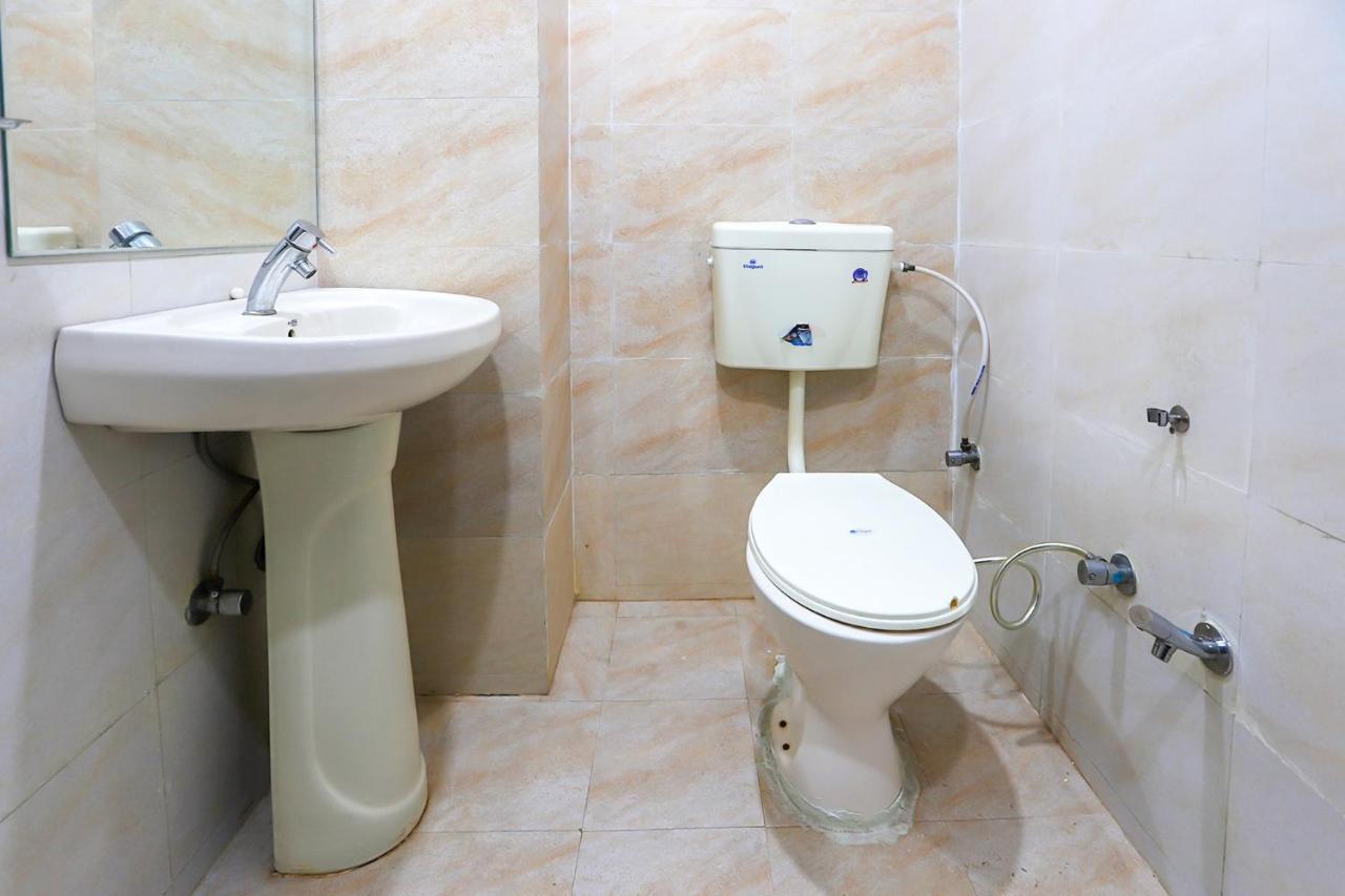 Oyo 11840 Hotel Venus Ajmer Buitenkant foto