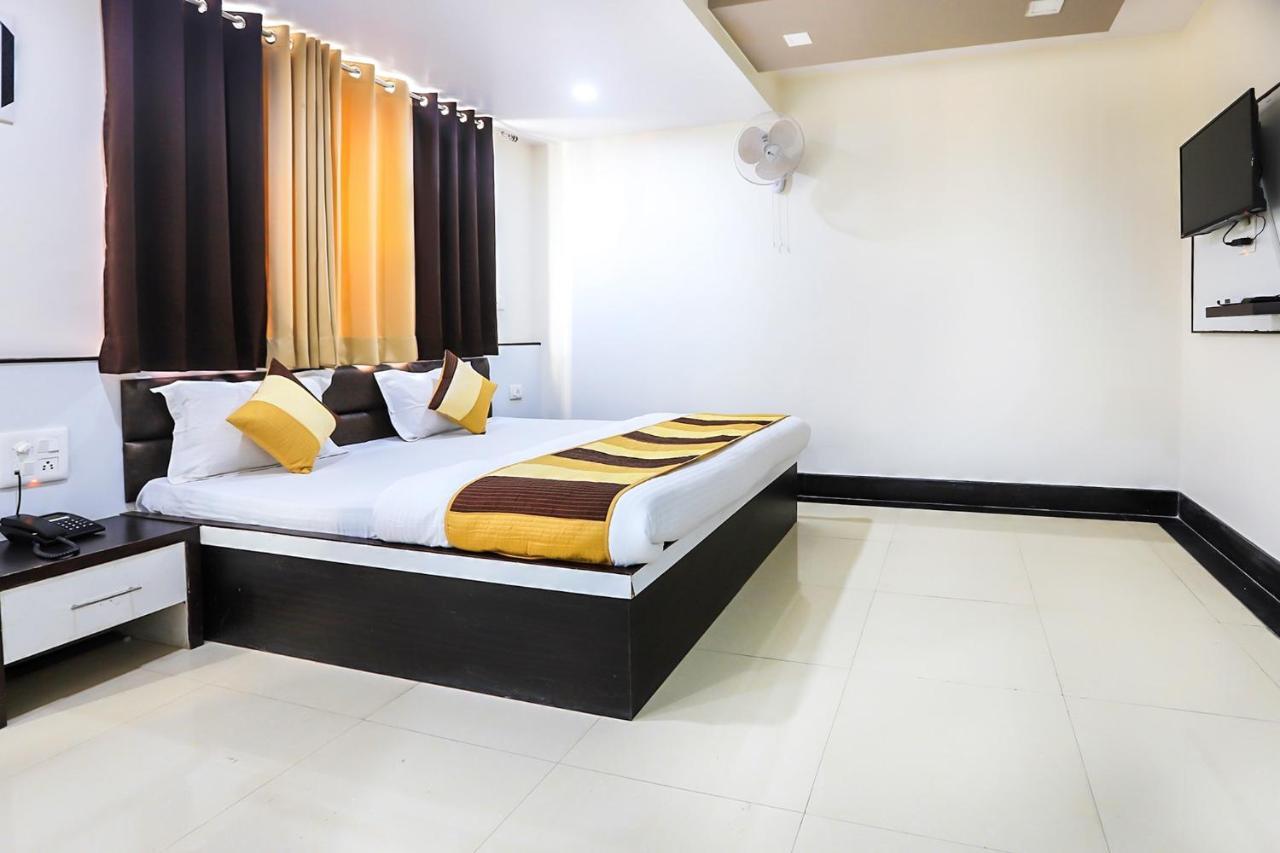 Oyo 11840 Hotel Venus Ajmer Buitenkant foto